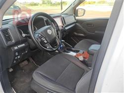 نيسان فرونتر